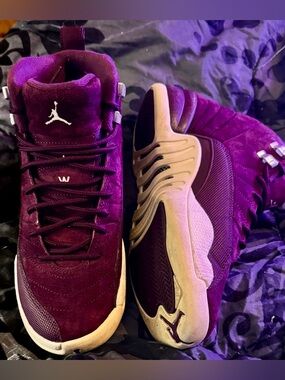 Nike Air Jordan Retro 12 Bordeaux GS Sz.6.5Y 153265-617